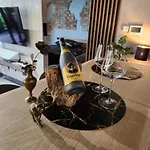 Luxury Apartments, Self Check In 24 H & Free Parking