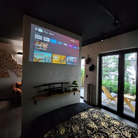 아파트 Luxury Apartments, Pool & Gym & Sauna & Self Check In 24 H & Free Parking