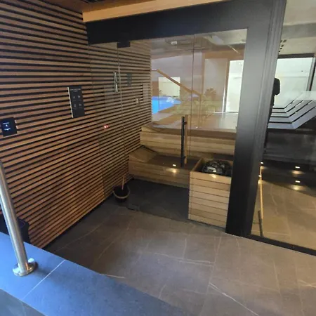 Luxury Apartments, Pool & Gym & Sauna & Self Check In 24 H & Free Parking Appartement *