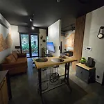 Luxury Apartments, Self Check In 24 H & Free Parking Apartment