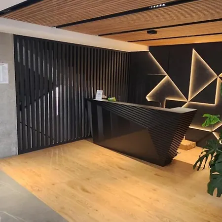 Luxury Apartments, Self Check In 24 H & Free Parking Apartment Krakau